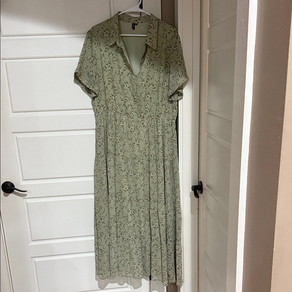 Source Unknown Sage Green Floral Maxi Dress